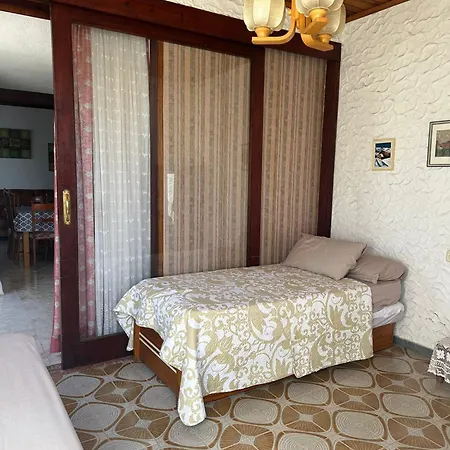 Monkey Villa *